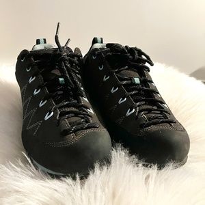 SCARPA Crux wmns hiking shoe EU 38 / US 7 *LIKE NEW* in box